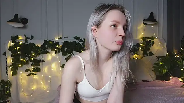 Beatrica Klein online show from March 14, 5:57 pm