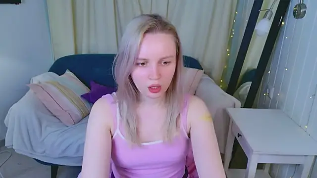 Beatrica Klein online show from March 31, 3:56 pm