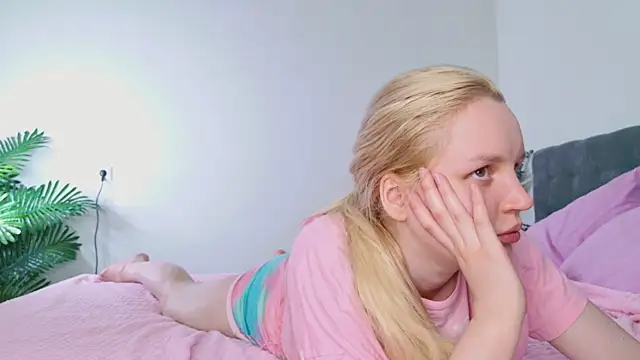 Beatrica Klein online show from May 19, 12:11 pm