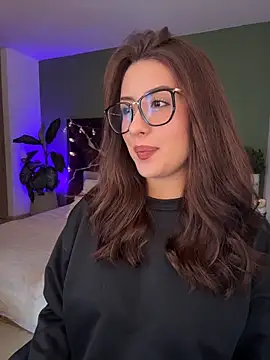 EmaSaenz online show from April 14, 9:43 pm