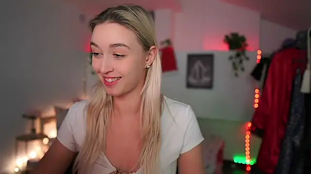 Snapshot of Alexis___Texas chatting on December 11, 11:00 pm Alexis Texas online show from December 11, 11:00 pm