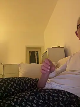 Frank22xx online show from February 28, 9:05 pm