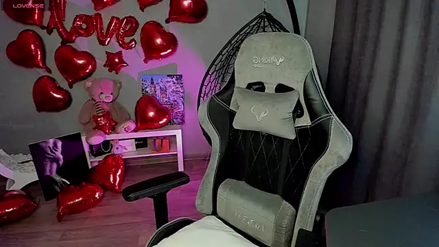 lily williamss online show from February 20, 3:01 am