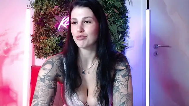 Snapshot of KiraKane1 chatting on January 14, 2:00 pm KiraKane1 online show from January 14, 2:00 pm