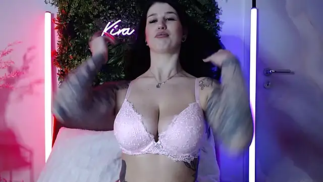 Snapshot of KiraKane1 chatting on January 17, 12:10 pm KiraKane1 online show from January 17, 12:10 pm