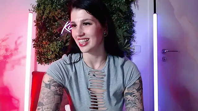 Snapshot of KiraKane1 chatting on January 27, 2:46 pm KiraKane1 online show from January 27, 2:46 pm