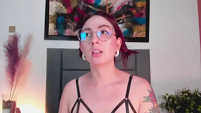 Emilywatsonn online show from March 20, 1:13 am