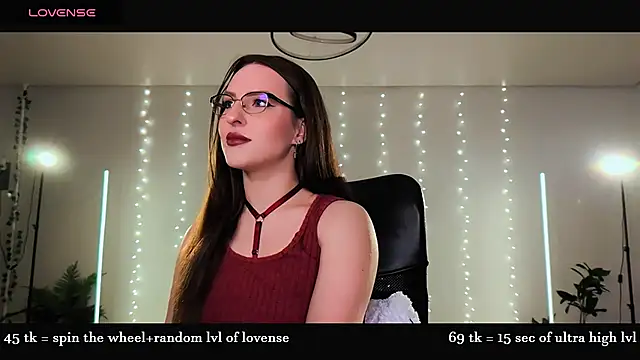 Alicia x art online show from April 11, 5:50 pm