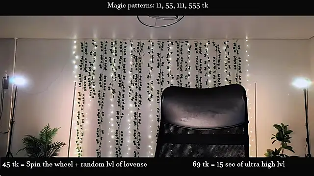 Snapshot of Alicia_x_art chatting on June 10, 6:07 pm Alicia x art online show from June 10, 6:07 pm