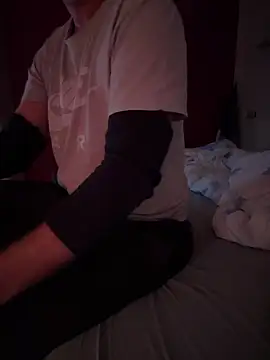 Snapshot of Bennyben8604 chatting on December 11, 6:20 pm Bennyben8604 online show from December 11, 6:20 pm