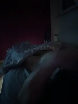 Snapshot of Bennyben8604 chatting on January 28, 4:18 am Bennyben8604 online show from January 28, 4:18 am