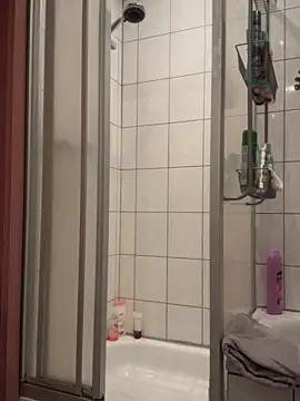 Snapshot of Bennyben8604 chatting on February 3, 8:35 pm Bennyben8604 online show from February 3, 8:35 pm