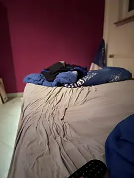 Snapshot of Bennyben8604 chatting on February 11, 12:59 am Bennyben8604 online show from February 11, 12:59 am