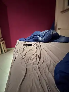 Snapshot of Bennyben8604 chatting on February 11, 9:35 pm Bennyben8604 online show from February 11, 9:35 pm