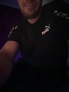 Snapshot of Bennyben8604 chatting on February 24, 10:25 pm Bennyben8604 online show from February 24, 10:25 pm