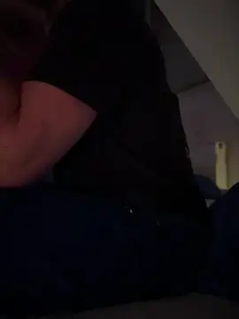 Snapshot of Bennyben8604 chatting on February 27, 7:47 pm Bennyben8604 online show from February 27, 7:47 pm