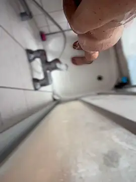 Snapshot of Bennyben8604 chatting on April 13, 10:54 am Bennyben8604 online show from April 13, 10:54 am