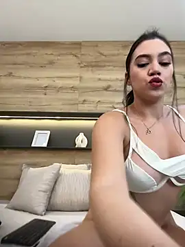 Amelia Rouse online show from January 17, 11:18 pm