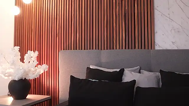 Amelia Rouse online show from November 4, 9:14 pm