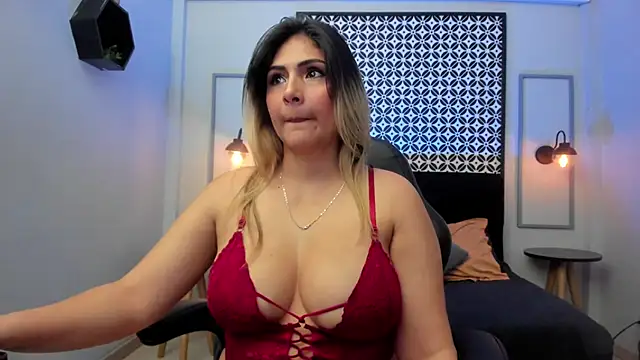 Melanie silver  online show from October 16, 10:00 pm