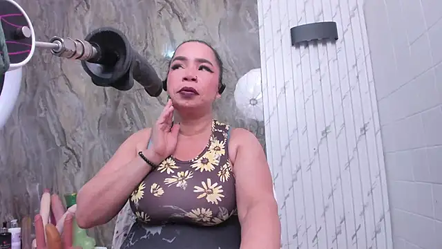 annie wigg online show from December 18, 3:45 am