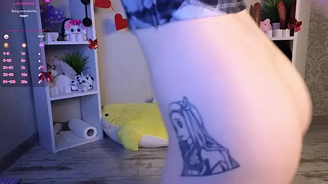 hannah lourens online show from February 16, 5:37 pm