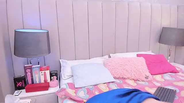 Kendaal Doshi online show from December 2, 1:05 pm