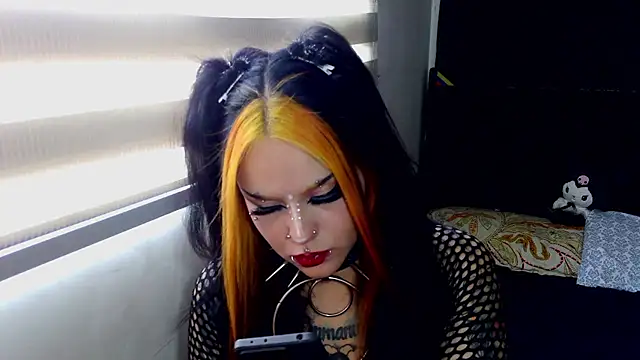 Snapshot of jannaink_ chatting on February 7, 8:42 pm jannaink online show from February 7, 8:42 pm