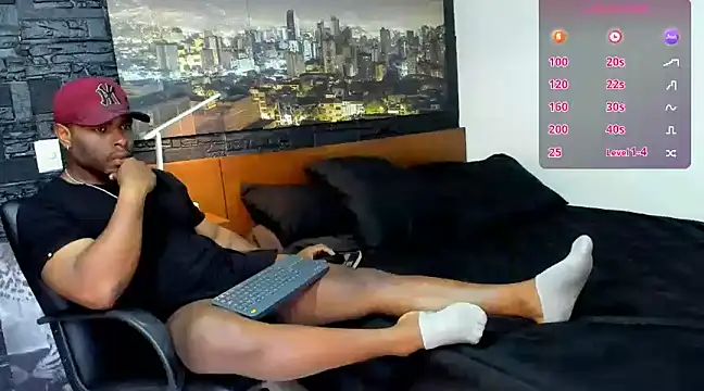 Snapshot of thomas_santtos1 chatting on January 24, 1:14 pm thomas santtos1 online show from January 24, 1:14 pm