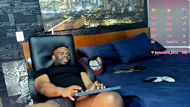 Snapshot of thomas_santtos1 chatting on February 11, 2:25 am thomas santtos1 online show from February 11, 2:25 am