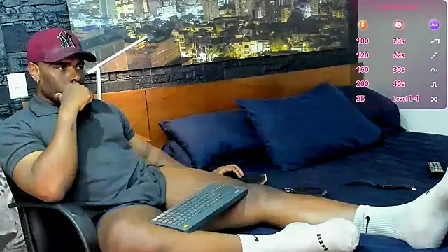 Snapshot of thomas_santtos1 chatting on February 16, 12:41 am thomas santtos1 online show from February 16, 12:41 am