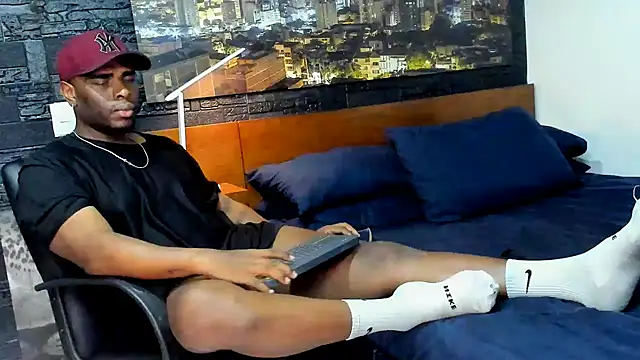 Snapshot of thomas_santtos1 chatting on March 11, 11:48 pm thomas santtos1 online show from March 11, 11:48 pm