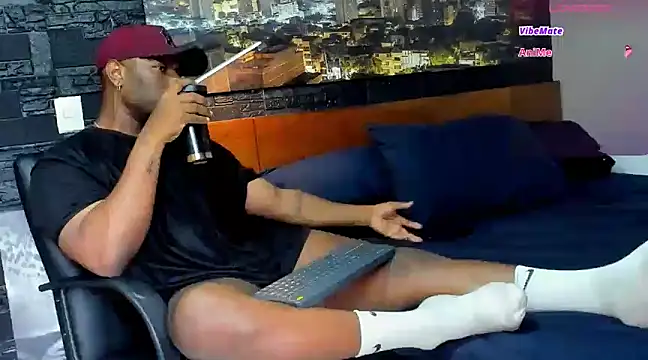 Snapshot of thomas_santtos1 chatting on March 17, 1:08 pm thomas santtos1 online show from March 17, 1:08 pm