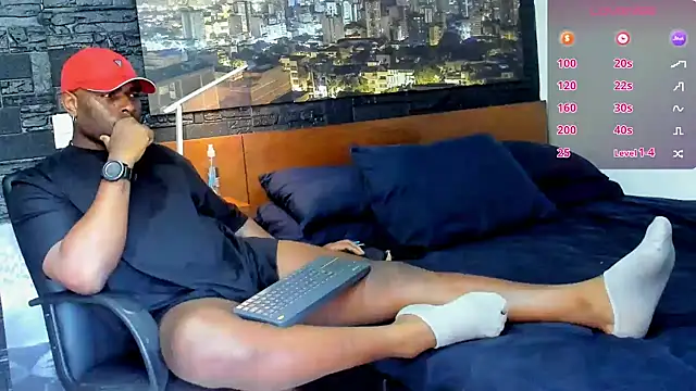 Snapshot of thomas_santtos1 chatting on March 21, 8:29 pm thomas santtos1 online show from March 21, 8:29 pm