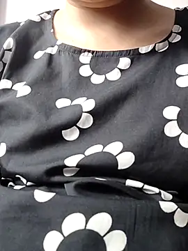 Snapshot of Aaradhya chatting on February 19, 4:12 am Aaradhya online show from February 19, 4:12 am