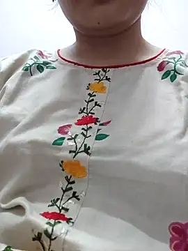 Snapshot of Aaradhya chatting on February 24, 12:30 am Aaradhya online show from February 24, 12:30 am