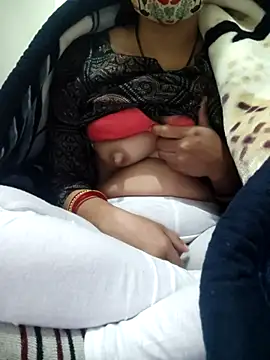 Snapshot of Aaradhya chatting on December 15, 12:48 am Aaradhya online show from December 15, 12:48 am