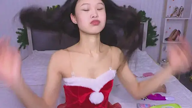 Snapshot of Tina_Kim_ chatting on December 24, 4:33 am Tina Kim online show from December 24, 4:33 am