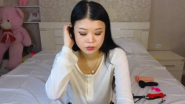 Snapshot of Tina_Kim_ chatting on March 17, 10:18 am Tina Kim online show from March 17, 10:18 am