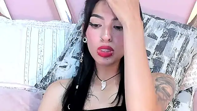 Snapshot of Eva_Benely chatting on December 14, 6:46 am Eva Benely online show from December 14, 6:46 am