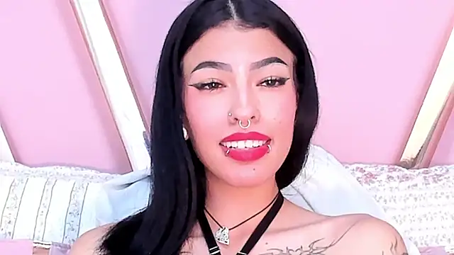 Snapshot of Eva_Benely chatting on January 30, 11:11 am Eva Benely online show from January 30, 11:11 am