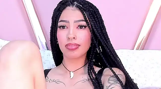 Snapshot of Eva_Benely chatting on February 14, 3:11 am Eva Benely online show from February 14, 3:11 am