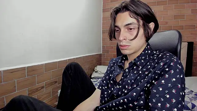 Snapshot of MIKE_HUNTER7 chatting on January 5, 4:25 am MIKE HUNTER7 online show from January 5, 4:25 am