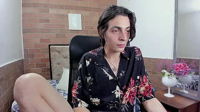 Snapshot of MIKE_HUNTER7 chatting on January 14, 6:56 am MIKE HUNTER7 online show from January 14, 6:56 am