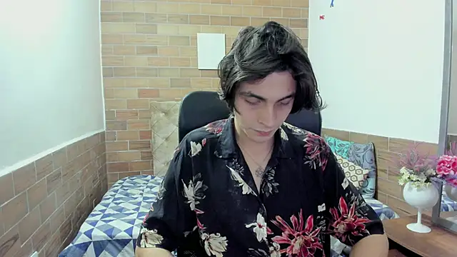 Snapshot of MIKE_HUNTER7 chatting on January 29, 12:13 pm MIKE HUNTER7 online show from January 29, 12:13 pm