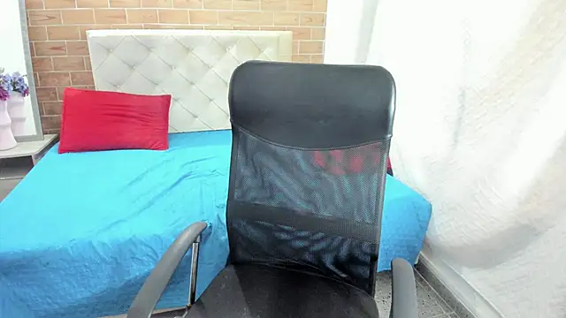 Snapshot of MIKE_HUNTER7 chatting on February 7, 5:18 pm MIKE HUNTER7 online show from February 7, 5:18 pm