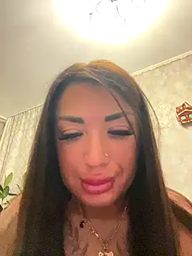 Snapshot of RuslanaXX chatting on December 5, 1:58 am RuslanaXX online show from December 5, 1:58 am