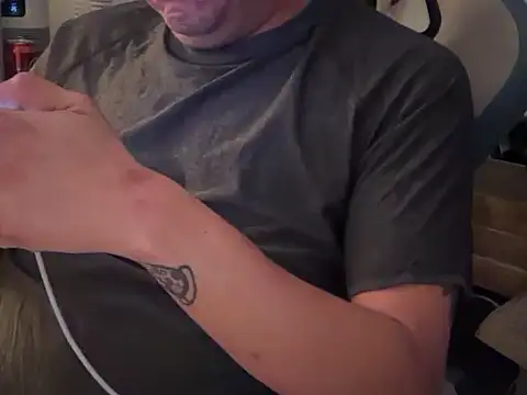 Snapshot of Mikeypnp1494 chatting on November 10, 6:07 pm Mikeypnp1494 online show from November 10, 6:07 pm