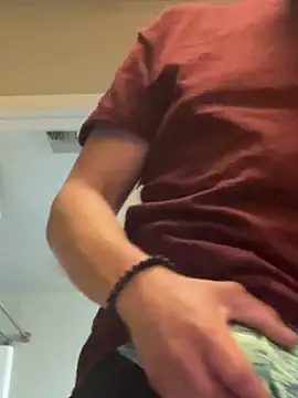 Snapshot of Mikeypnp1494 chatting on March 16, 1:26 pm Mikeypnp1494 online show from March 16, 1:26 pm