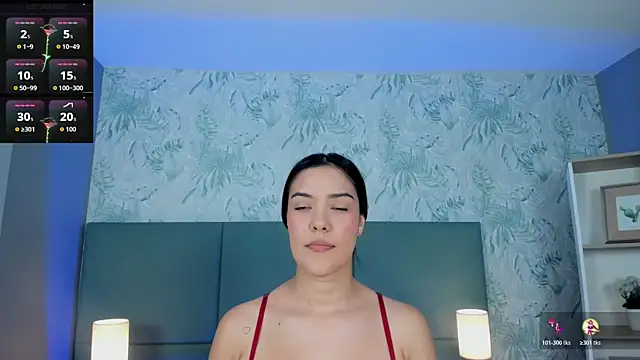 lexiethompson  online show from October 22, 12:05 pm